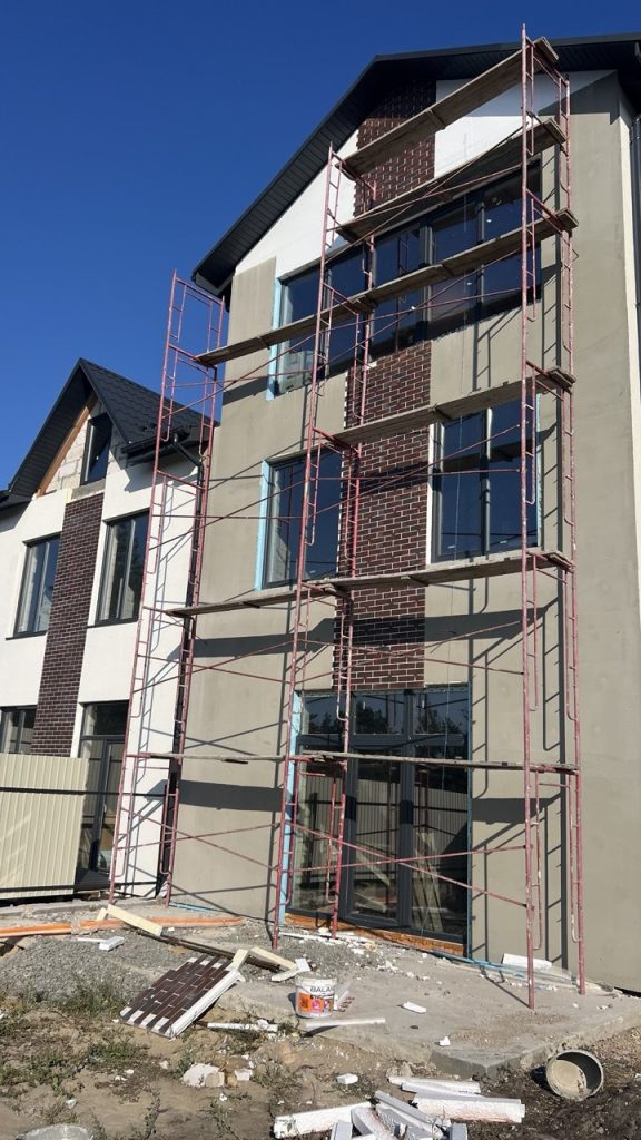 TOWNHOUSE 01